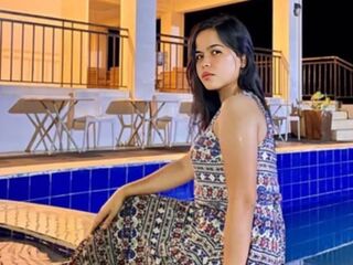 beautiful webcam girl HershieGray