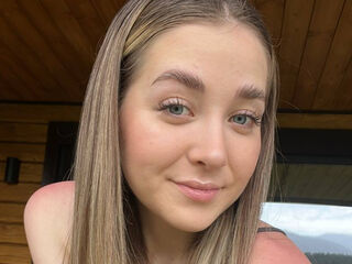 nude webcamgirl picture IlonaCabiness