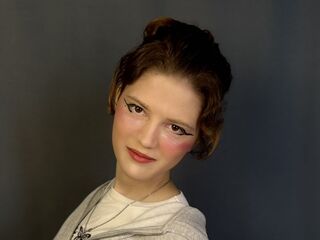 camgirl masturbating IrisKemp