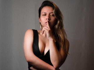 camgirl masturbating with dildo IsabellaSanty