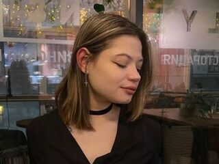 chat with cam JanuaryBuswell