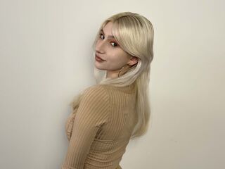 cam girl playing with dildo JoslynCobbin