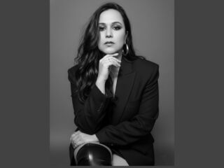 live strip tease show KarolLewin