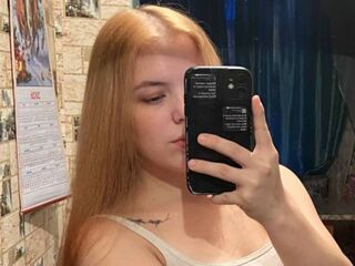 naked cam chatroom KarrieAnesi