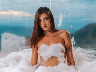 naked camgirl masturbating with vibrator KaylenDuran