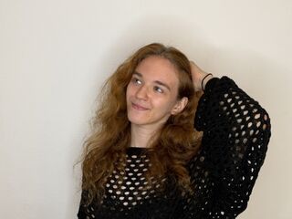 camgirl playing with dildo KimberlieCalco