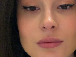 naked cam girl masturbating with vibrator KrystinTuchman