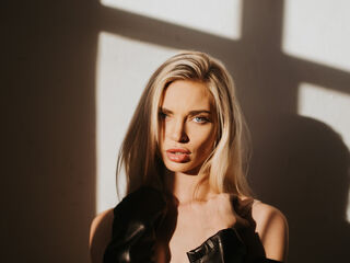 camslut naked LanaSharapova