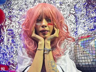 hot cam girl fingering shaved pussy LaurenEvansRosse