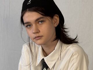 erotic cam LeannMolineaux