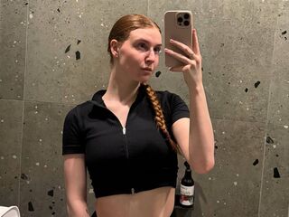 free nude cam LessieNunz