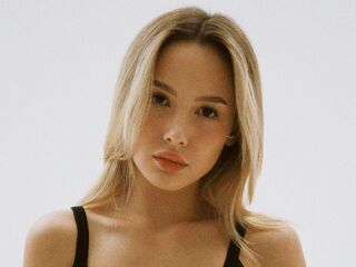 naked camgirl fingering pussy LeticiaTso