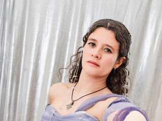 camgirl playing with sextoy LiaRoms