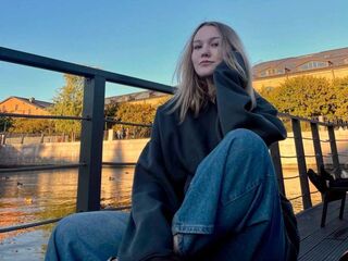 nude web cam LillyStill