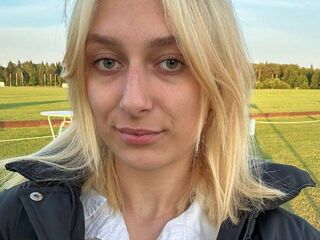 camslut showing pussy LindaLeem
