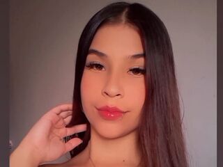 cam strip tease LindaLeone