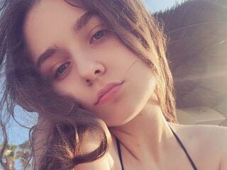 camwhore masturbating LuanaContratto