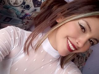 naked webcamgirl LunaLars