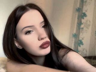 hot strip tease cam MadelineMendes