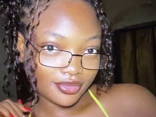 hot cam girl fingering pussy MakyDina