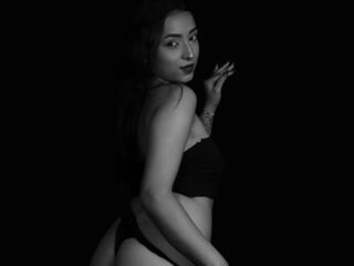 camslut topless MaraLewiski
