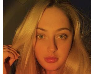 fingering webcamgirl MarieBuck