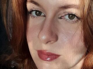 camgirl playing with vibrator MaryjanePorter