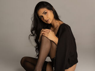 live webcam performer MelanieBaker