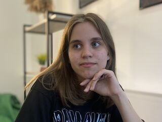 fingering girl chatroom MelisaVonk