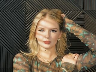 hot strip tease web cam MiaLloydy