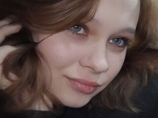 camslut topless MiaVana