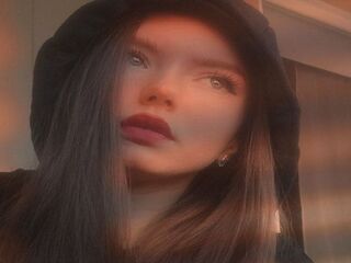 cam girl spreading pussy MilaLyra