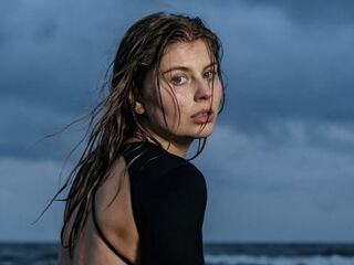 hot girl webcam MilaOlivers