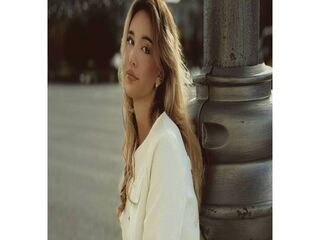 camslut spreading pussy MiraStarlet