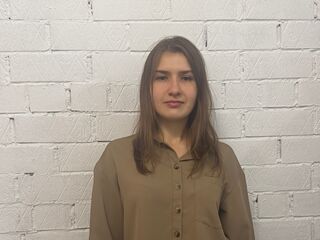 naughty camgirl fingering shaved pussy MistyViniard