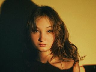 hot girl MonaArrowsmith