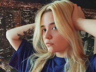 chat room webcam photo MonnieMoniz