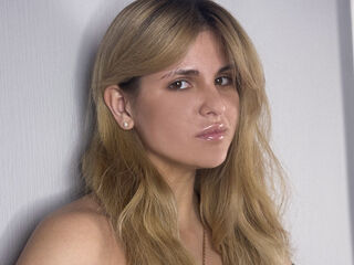 hot naked cam girl NayaMorel