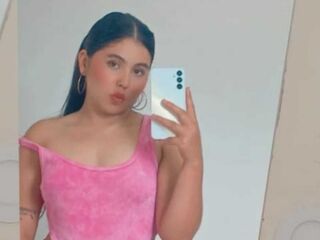 masturbating cam girl NikkyBotero