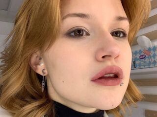 shaved pussy cam NishaRayo