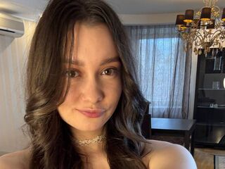 naughty cam girl fingering shaved pussy OdetteCarl