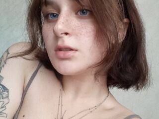 shower PamelaLaney