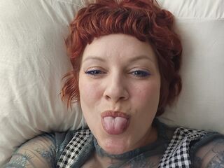 chat with cam PoppyKryze