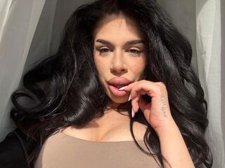 cam girl playing with dildo ReinaTriana