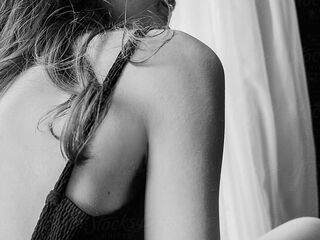 fingering cam girl picture RemaRoy