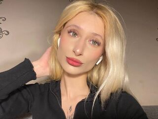 naughty cam girl fingering pussy RemiVell