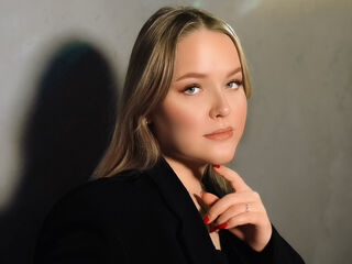 adult live webcam SallySavage