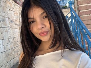 cam girl masturbating with vibrator SolHill