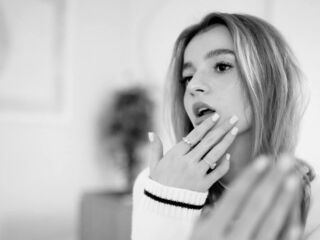 beautiful girl webcam StaceeyBrown