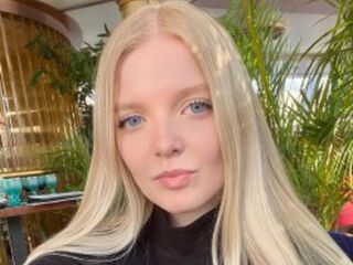hot strip tease webcam SweetAnny